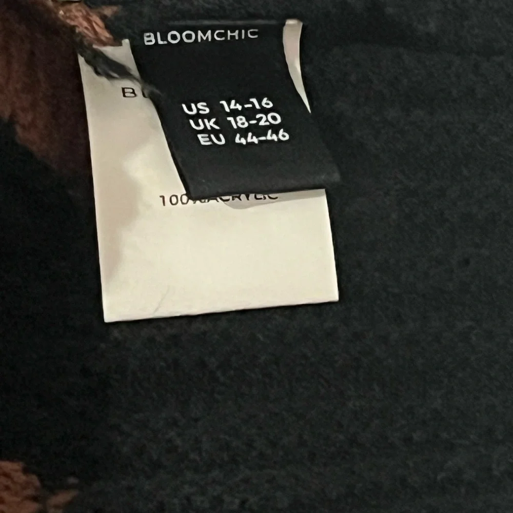 BloomChic size 14-16 Striped Black and Brown Women's Sweater EUC - Picture 5 of 7
